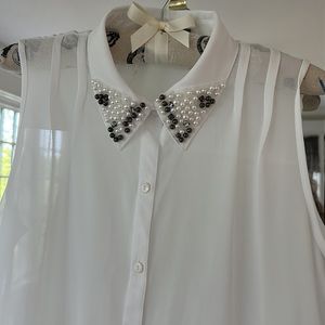 NY collection sleeveless blouse with jeweled collar